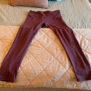 Like new plum Fabletics Leggings.